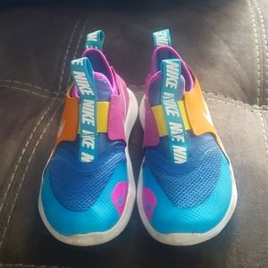 Nike Flexrunner girl sneakers.